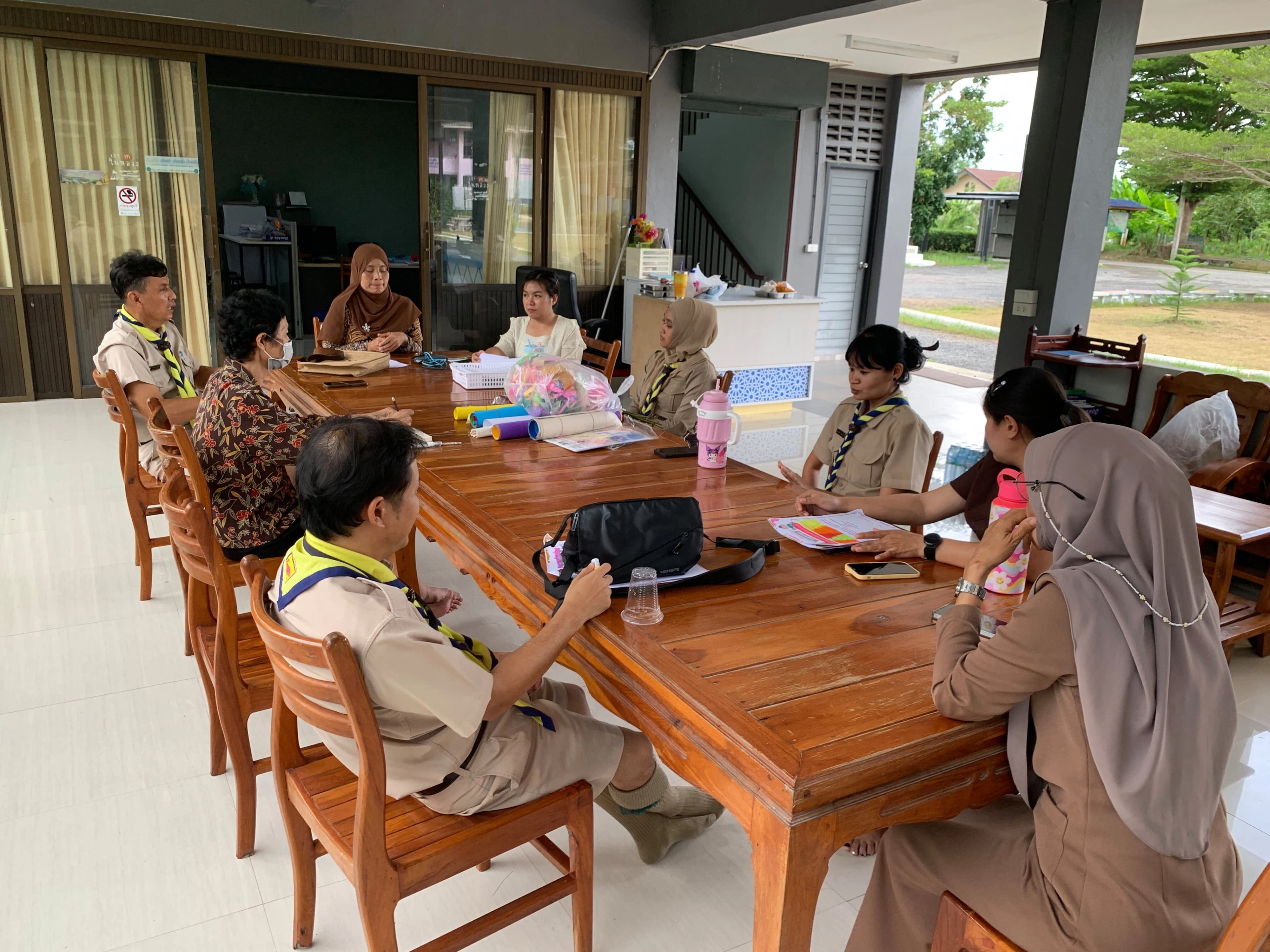 มีการประชุมแลกเปลี่ยนเรียนรู้เป็นประจำทุกเดือน